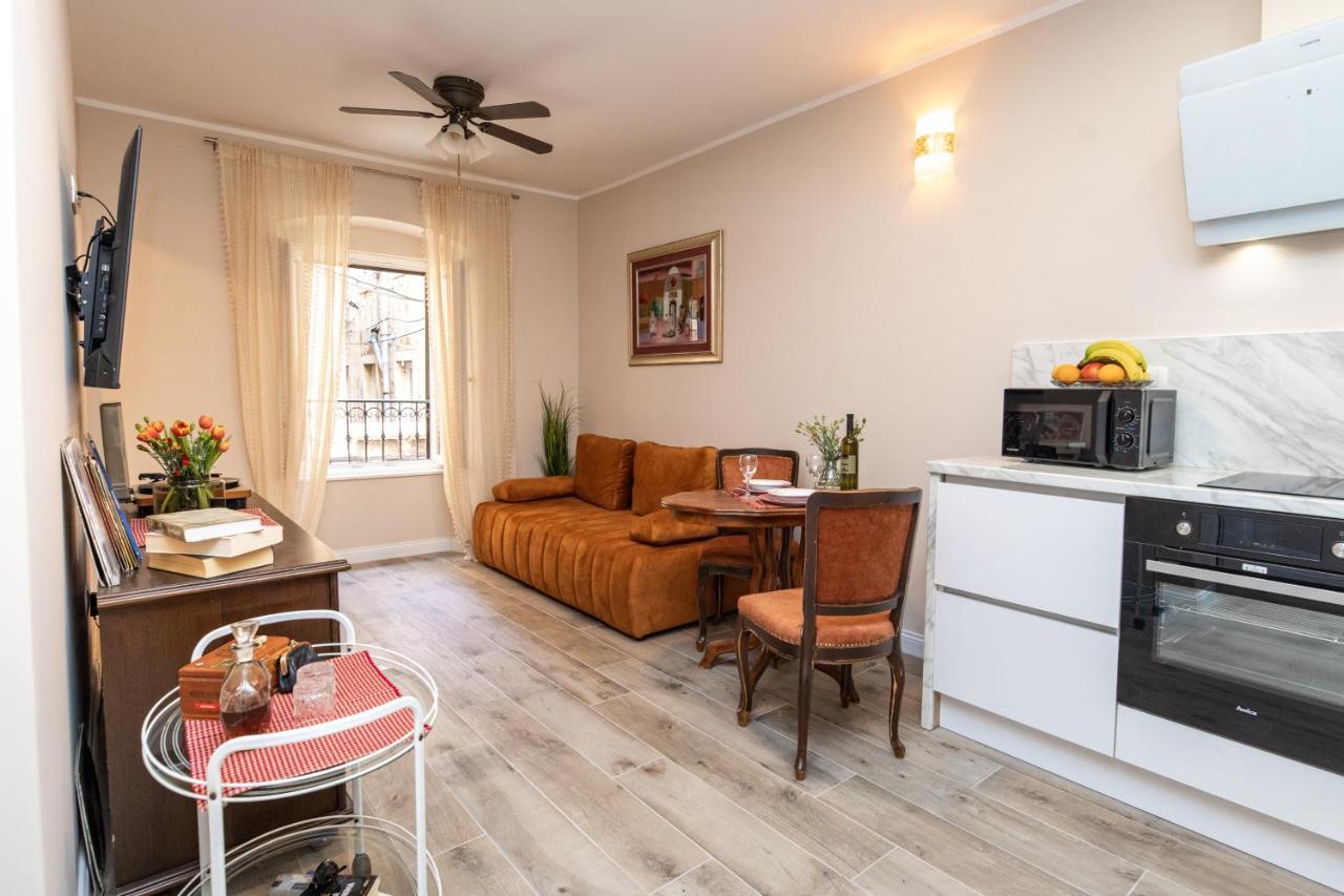 Stanley Helenski - Apartment In Old Town Šibenik Extérieur photo